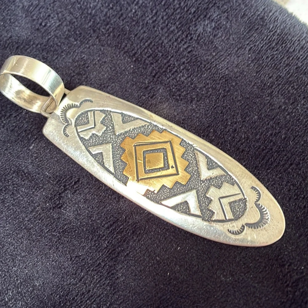 Thomas Singer Silver and Gold Navajo Blanket Pendant - Picture 4 of 5
